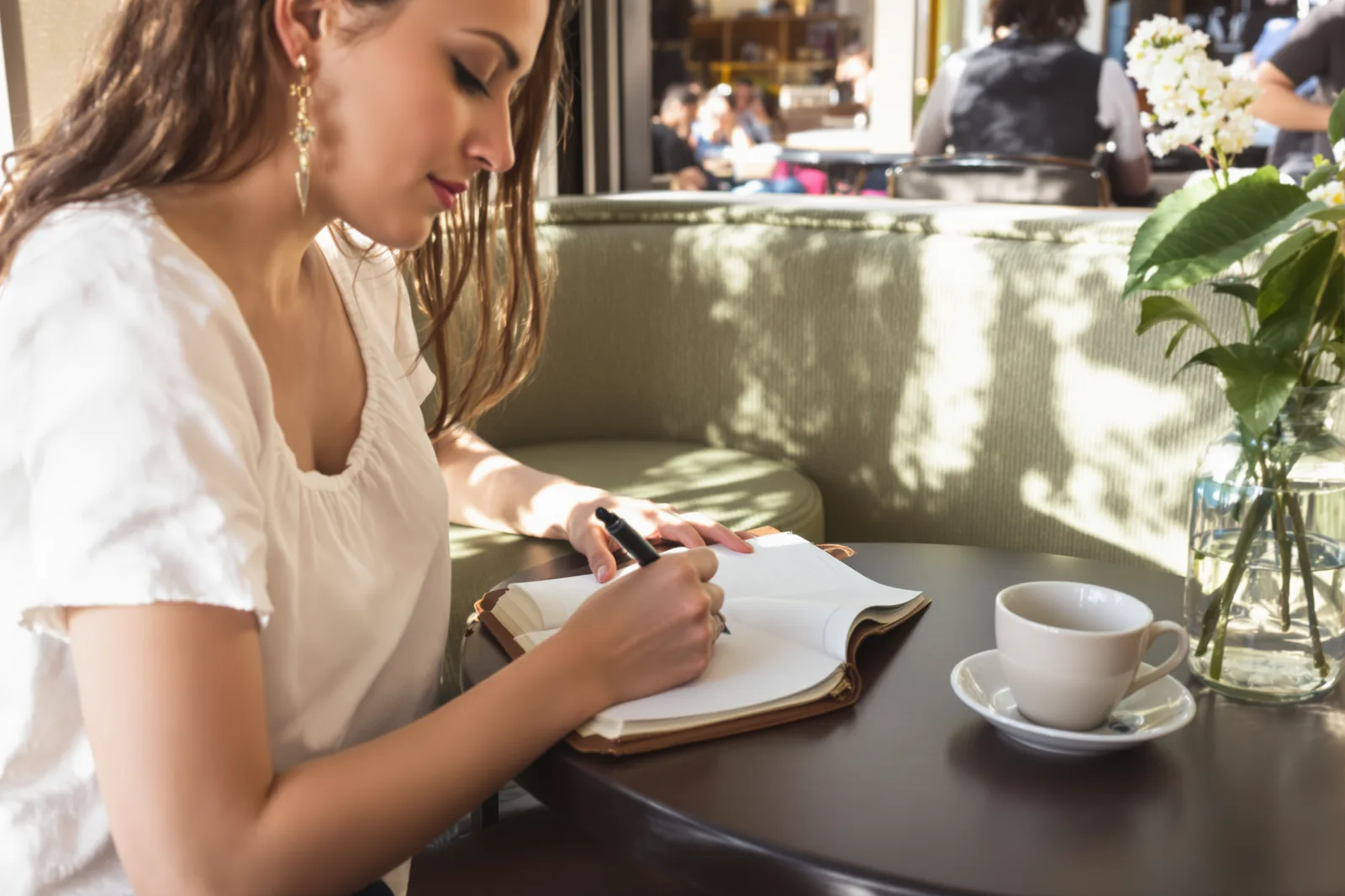Como Adicionar Experiência Pessoal a Textos de IA e Torná-los Mais Naturais
