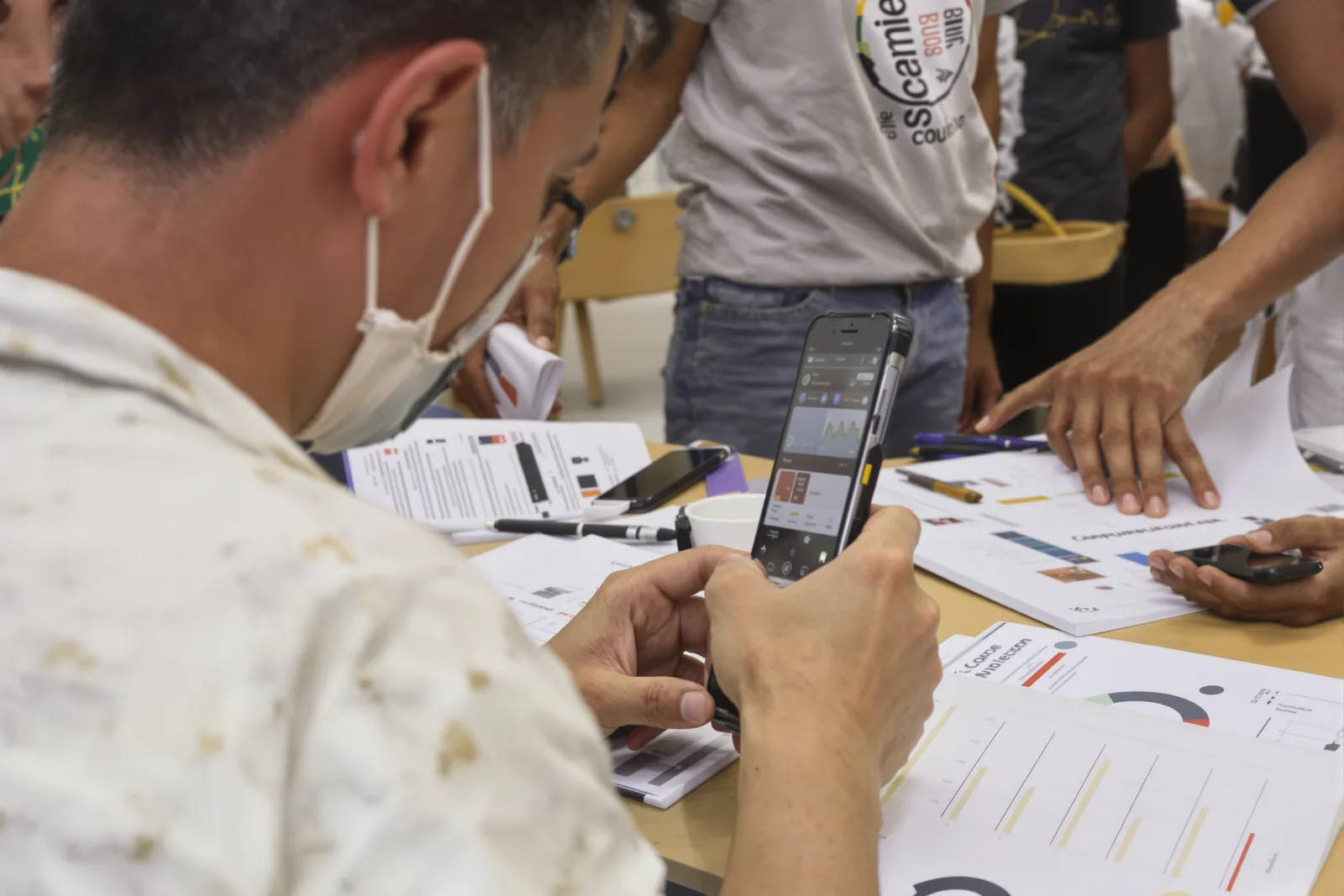 Como Escrever um Comunicado de Imprensa com IA: Guia Prático para 2025