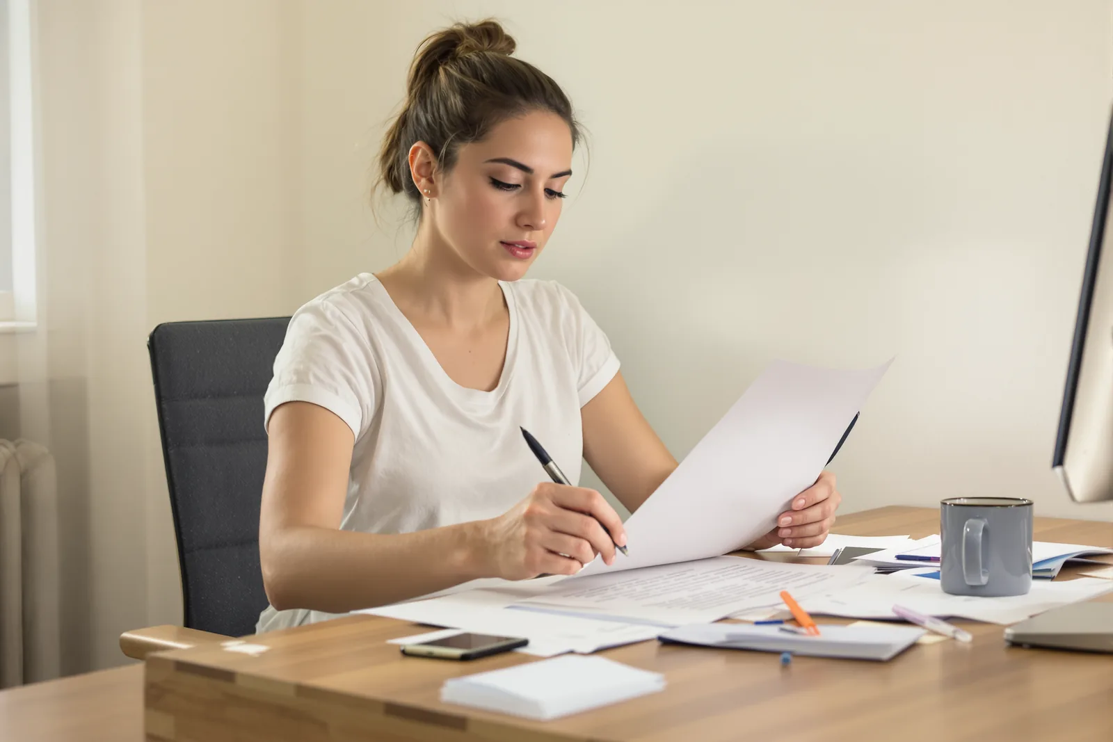 Como Verificar Fatos em Conteúdo Gerado por IA: Métodos e Ferramentas