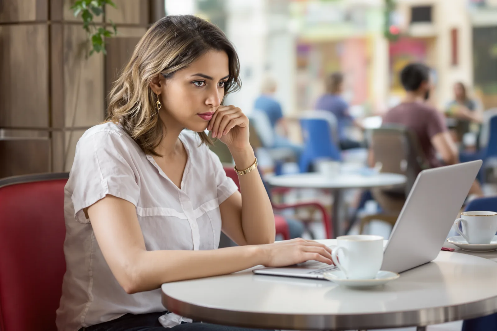 Os Leitores se Importam se o Conteúdo É Feito por IA? A Resposta Pode Surpreender