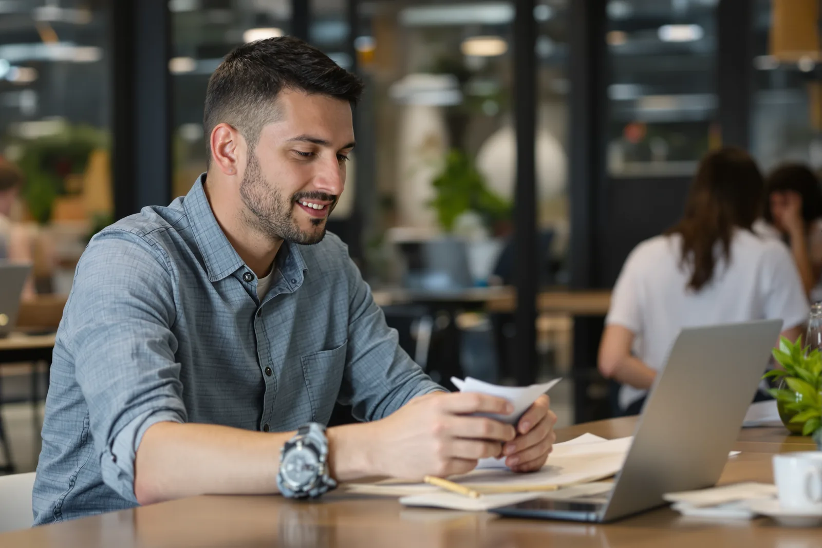 How to Write a White Paper With AI: A Marketer’s Guide to Smarter, Faster Content